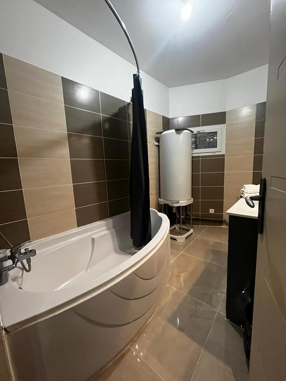 Appartement Des Carmes Nimes Exterior photo