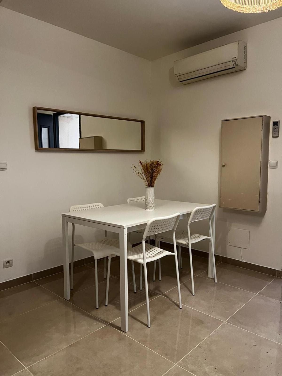 Appartement Des Carmes Nimes Exterior photo