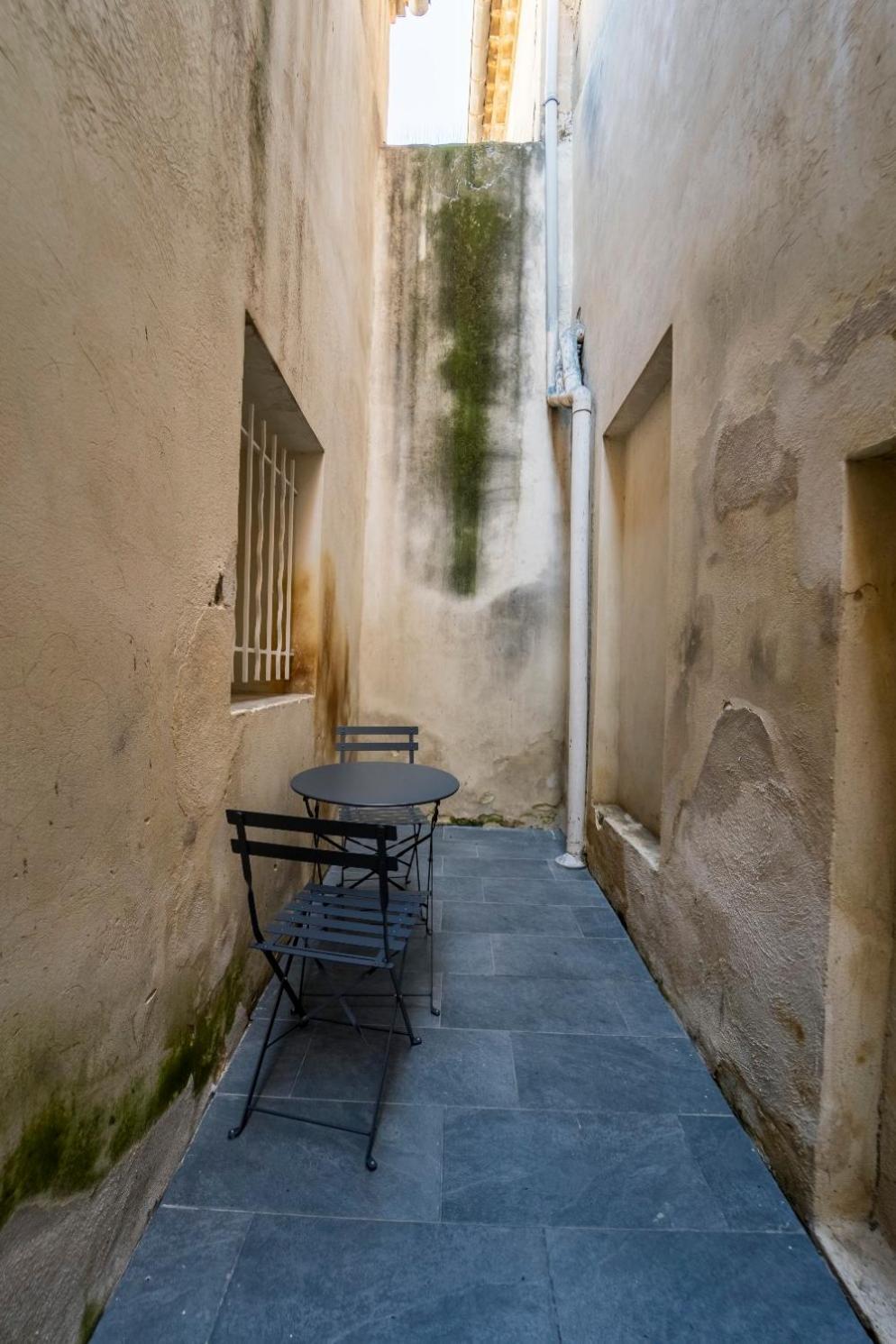Appartement Des Carmes Nimes Exterior photo