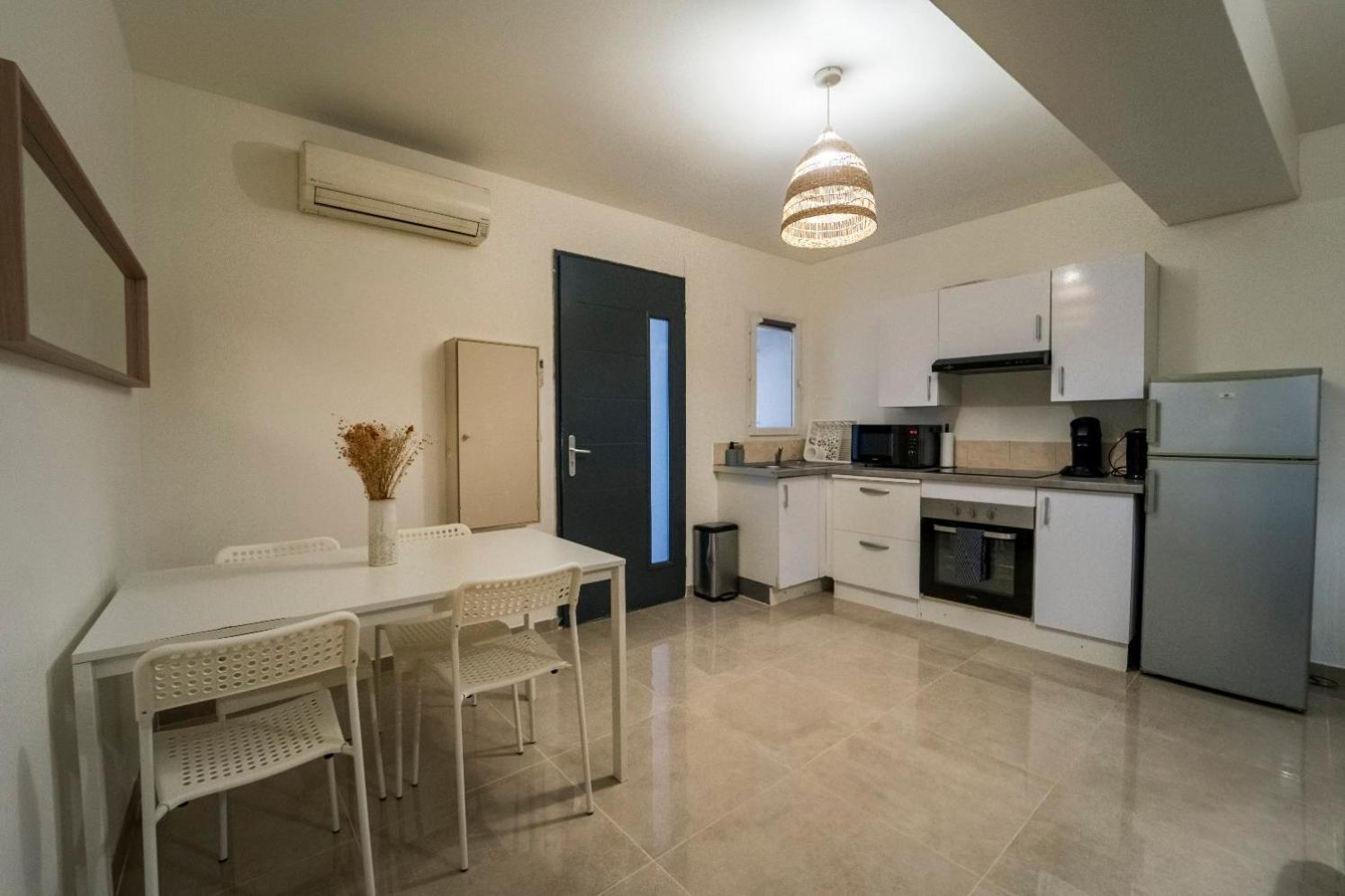 Appartement Des Carmes Nimes Exterior photo
